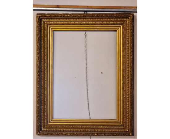 Grande cornice in pastiglia dorata, inizi XIX secolo