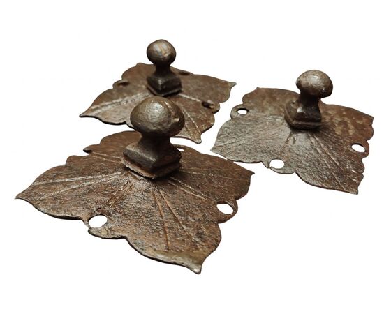 6 Large wrought iron nails in 2 parts, 17th-18th century