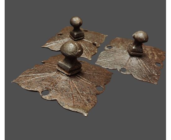 6 Large wrought iron nails in 2 parts, 17th-18th century