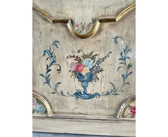 
Porta siciliana laccata e dipinta del XIX secolo