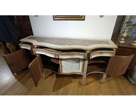 CREDENZA LACCATA IN STILE NEOCLASSICO META’ XIX SECOLO