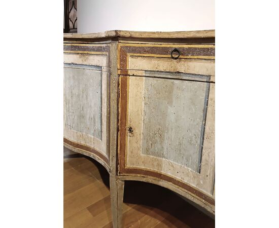 CREDENZA LACCATA IN STILE NEOCLASSICO META’ XIX SECOLO