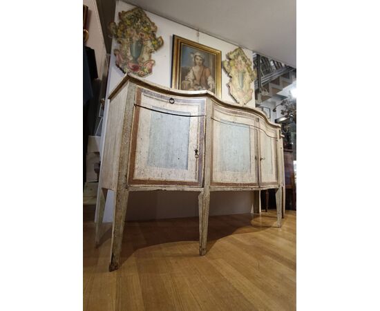 CREDENZA LACCATA IN STILE NEOCLASSICO META’ XIX SECOLO