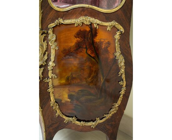 Vetrina dipinta Vernis Martin con bronzi dorati