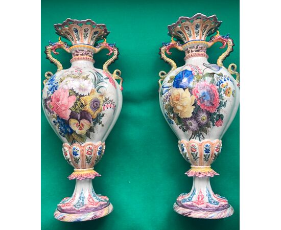Pair of majolica vases decorated with flowers. Antonibon manufacture, Nove di Bassano.