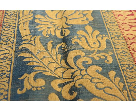 Silk brocatello fabric, Lucca, XVIIth Century 4x4m 16 / MQ     