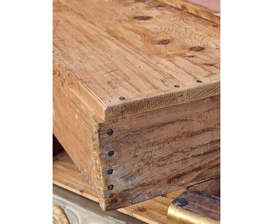 Commode bombée laccata e dorata, area veneta, XVIII secolo