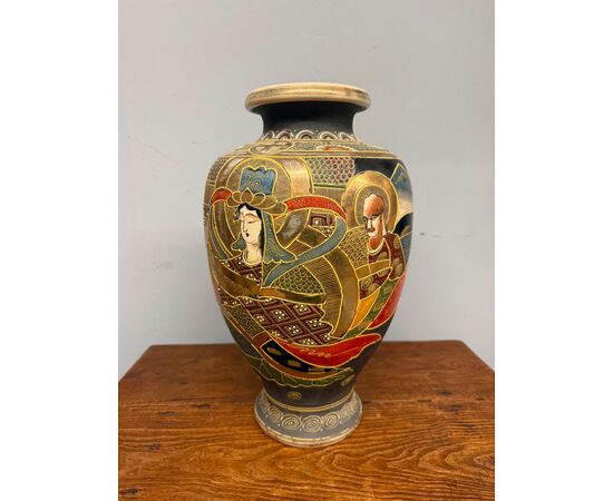 Antico vaso Giappone Satsuma '900 con personaggi, 38x25cm