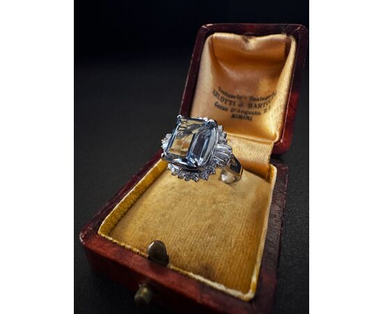 Platinum ring with Aquamarine and Diamonds