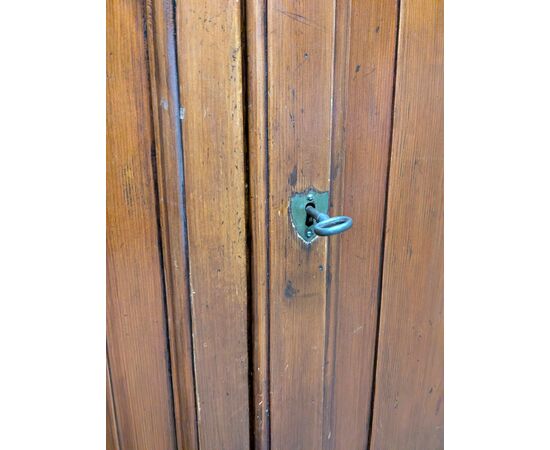 Bella dispensa in abete poco profonda – XVIII secolo