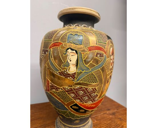 Antico vaso Giappone Satsuma '900 con personaggi, 38x25cm