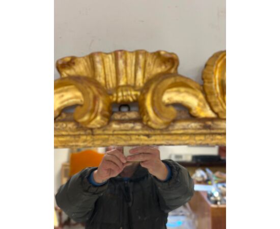 Specchiera emiliana in legno intagliato e dorato Barocco XVII secolo