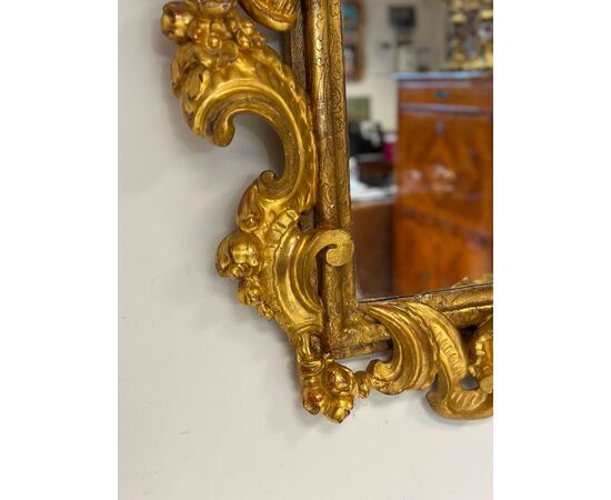 Specchiera emiliana in legno intagliato e dorato Barocco XVII secolo