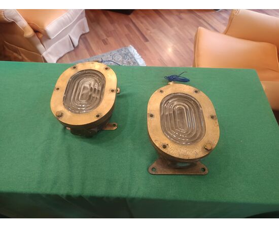 Coppia di appliques da nave