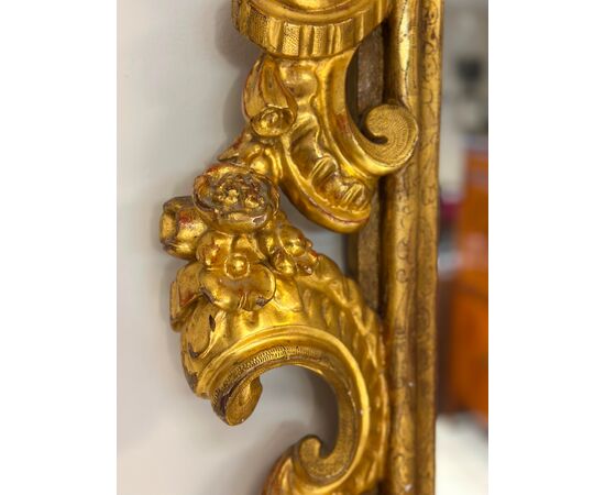 Specchiera emiliana in legno intagliato e dorato Barocco XVII secolo