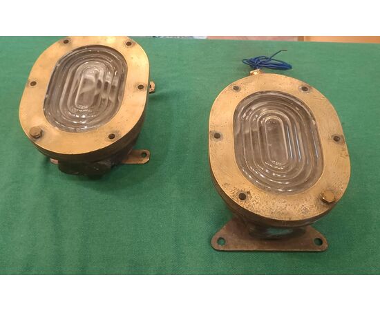 Coppia di appliques da nave