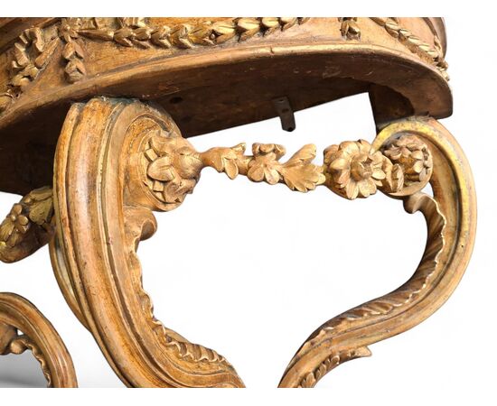 Pair of drop-shaped consoles