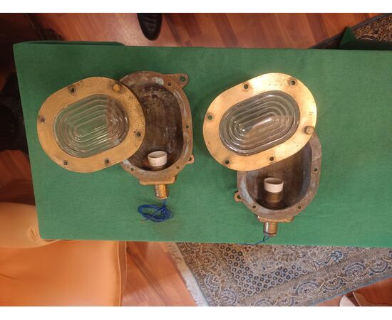 Coppia di appliques da nave