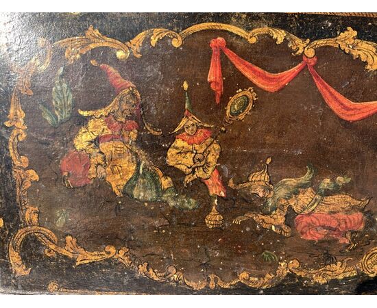 Vassoio in legno laccato e dipinto. Venezia, XVIII secolo.