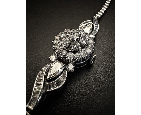 Bracciale  con  orologio  a  scomparsa  firmato  LONGINES