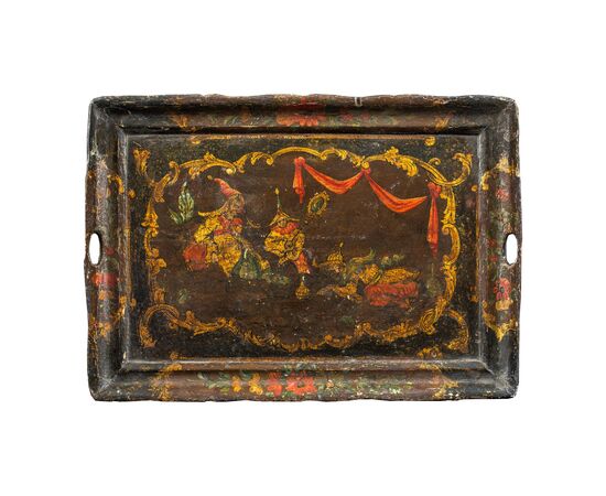 Vassoio in legno laccato e dipinto. Venezia, XVIII secolo.