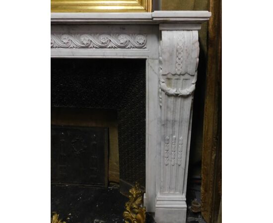 chm614 - white marble fireplace, ep. &#39;800, cm L 145 xp 28 xh 111     