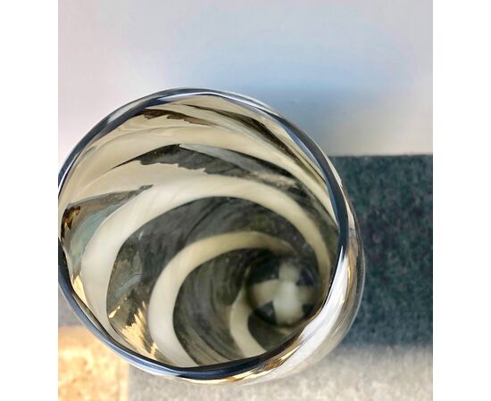 Blown glass vase with spiral inclusion. Murano.     