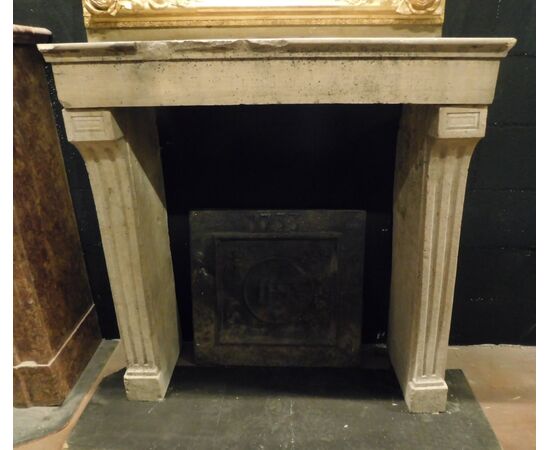 chp300 - stone fireplace in Burgundy, ep. &#39;800, cm 100 L x p. 38 xh 103     