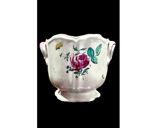 Vaso cachepot in maiolica con decoro alla rosa.Finck.Bologna.