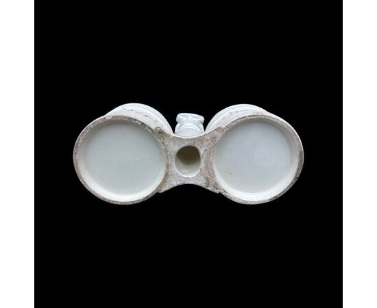 Oliera in terraglia con presa a forma di personaggio egiziano e coppe traforate.Manifattura di Ignazio Callegari.Pesaro