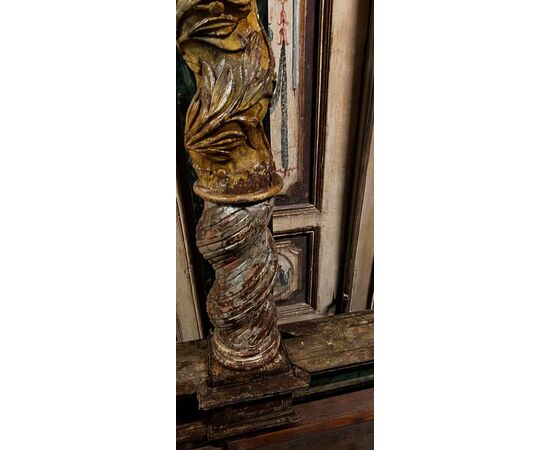 PAN435 - Lacquered and painted frame, 16th century, dimensions cm W 215 x H 208 x D 36