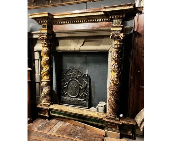 PAN435 - Lacquered and painted frame, 16th century, dimensions cm W 215 x H 208 x D 36