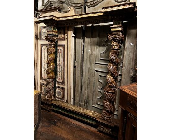 PAN435 - Lacquered and painted frame, 16th century, dimensions cm W 215 x H 208 x D 36