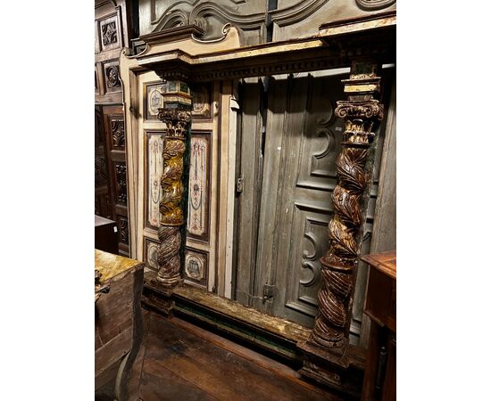 PAN435 - Lacquered and painted frame, 16th century, dimensions cm W 215 x H 208 x D 36