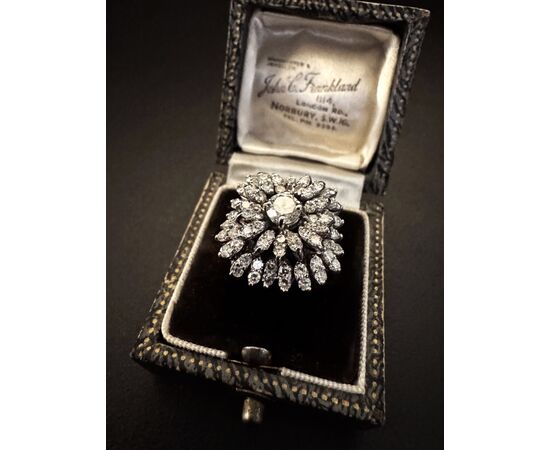 Anello  quadrato con  Diamanti