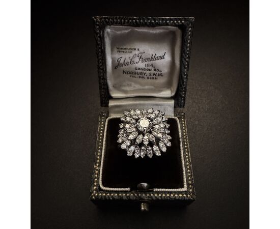 Anello  quadrato con  Diamanti