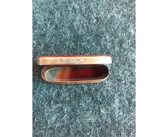 Matchbox in brass and agate. England     