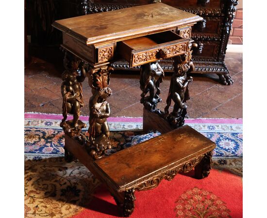 Carved, sculpted and gilded wooden prie-dieu, Italy, 17th-18th century