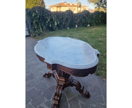 19th-century walnut biscuit table with Carrara marble top