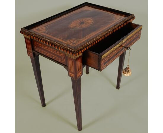 Inlaid table in various woods, Sicily, 18th century