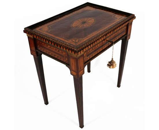 Inlaid table in various woods, Sicily, 18th century