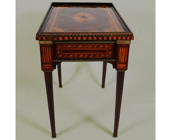 Inlaid table in various woods, Sicily, 18th century