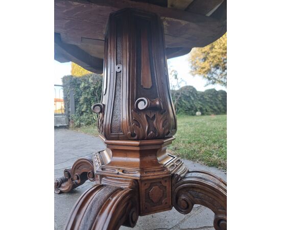 19th-century walnut biscuit table with Carrara marble top