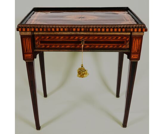 Inlaid table in various woods, Sicily, 18th century