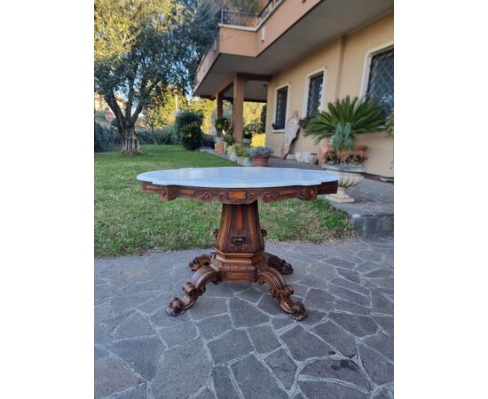 19th-century walnut biscuit table with Carrara marble top