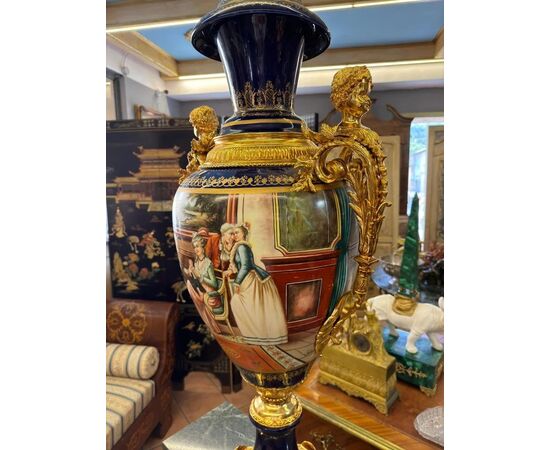 
Coppia di Vasi Monumentali Stile Sèvres