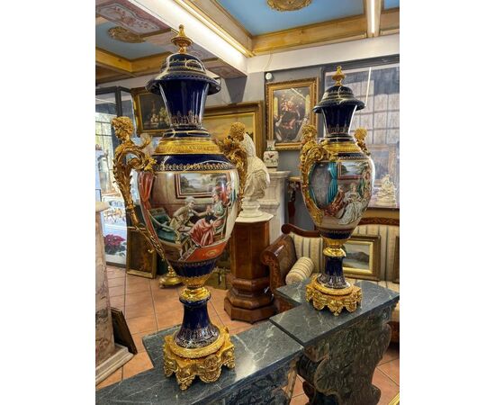 
Coppia di Vasi Monumentali Stile Sèvres