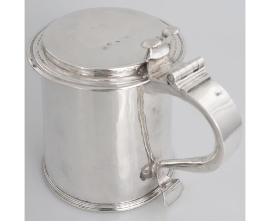 Charles II sterling silver tankard, silversmith TL, London, 1674
