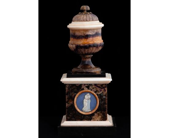 Collezione di quattro vasi in Blue John, inizio del XIX secolo