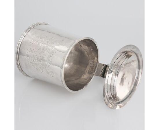 Charles II sterling silver tankard, silversmith TL, London, 1674